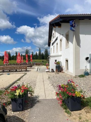 Auberge Du Peu-Pequignot Le Noirmont Екстер'єр фото
